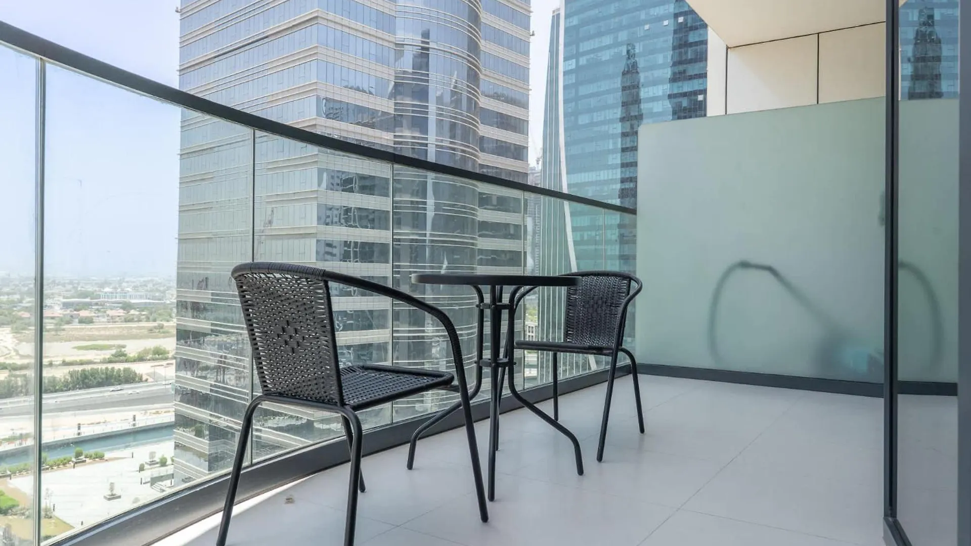 Modern 1 Bed In Zada Tower With Balcony - Sleeps 2 Apartment Dubai