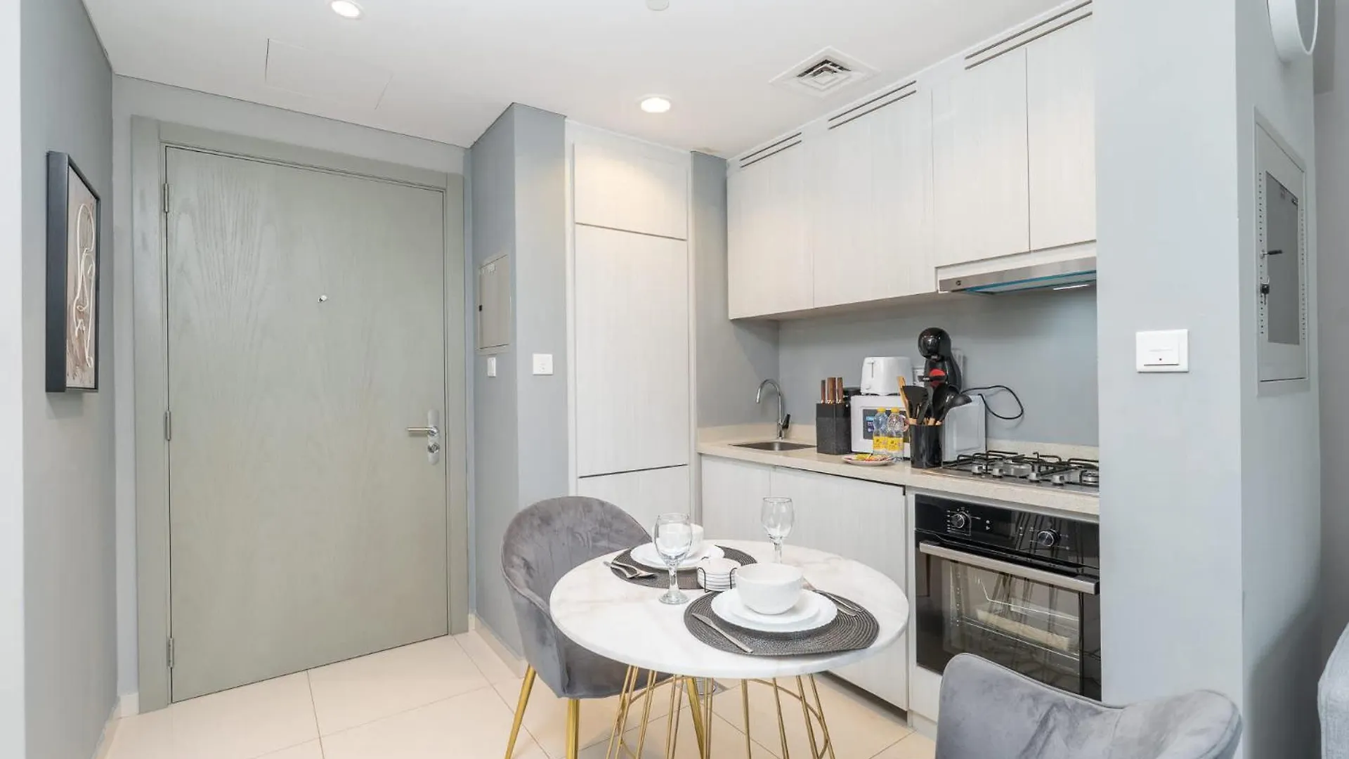 Modern 1 Bed In Zada Tower With Balcony - Sleeps 2 Apartment Dubai